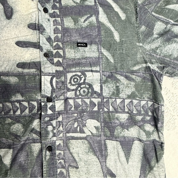 RVCA Gray Patterned Men's Shirt - Picture 2 of 6
